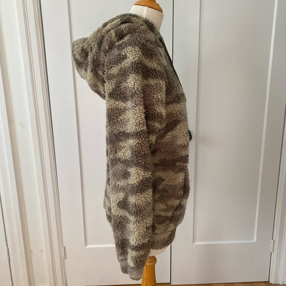 Camouflage teddy hoody - Picture 2 of 9